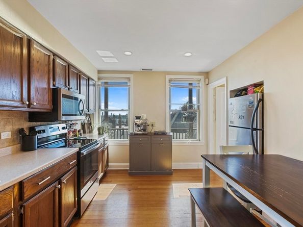 697 East 6th 3, Boston MA 02127