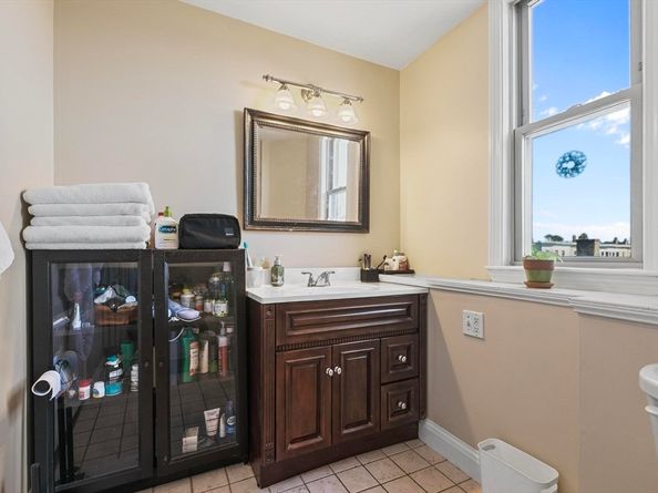 697 East 6th 3, Boston MA 02127