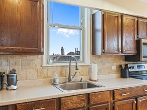 697 East 6th 3, Boston MA 02127