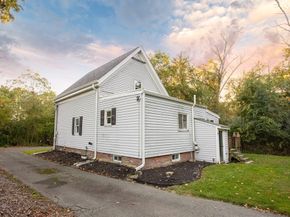 245-R Laurel St, East Bridgewater MA 02333