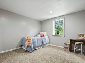 33 Kennedy Dr 33, Chelmsford MA 01863