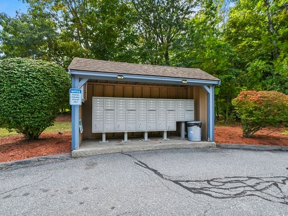 33 Kennedy Dr 33, Chelmsford MA 01863