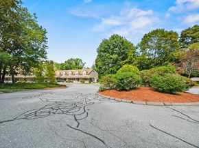 33 Kennedy Dr 33, Chelmsford MA 01863