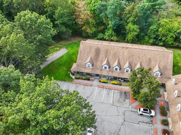 33 Kennedy Dr 33, Chelmsford MA 01863