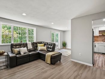 33 Kennedy Dr