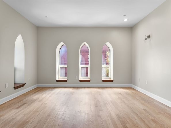 2 Clarendon St 401, Boston MA 02116