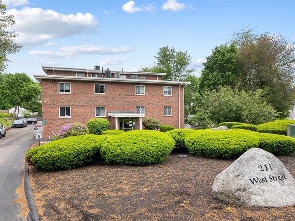 211 West St. 12B, Quincy MA 02169