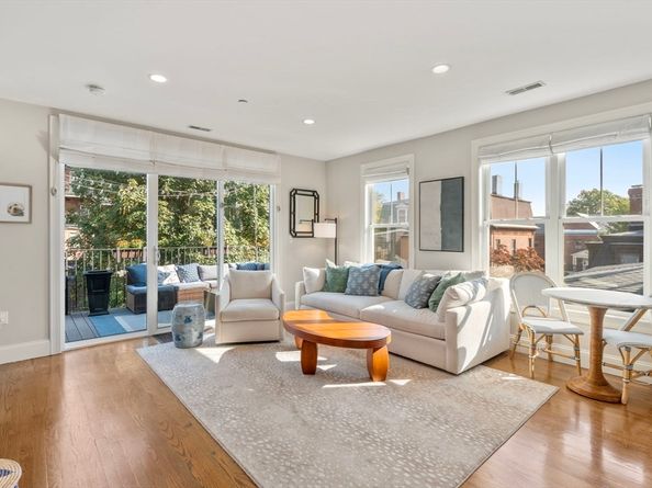 788 E 4th St 3, Boston MA 02127