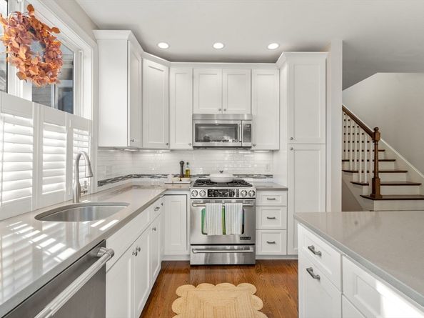 788 E 4th St 3, Boston MA 02127