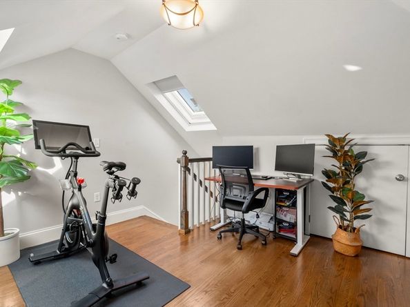 788 E 4th St 3, Boston MA 02127