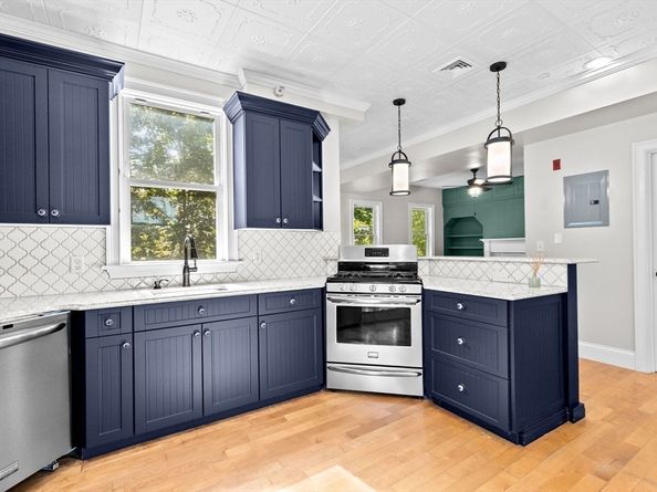 38 Russell St 4, Plymouth MA 02360