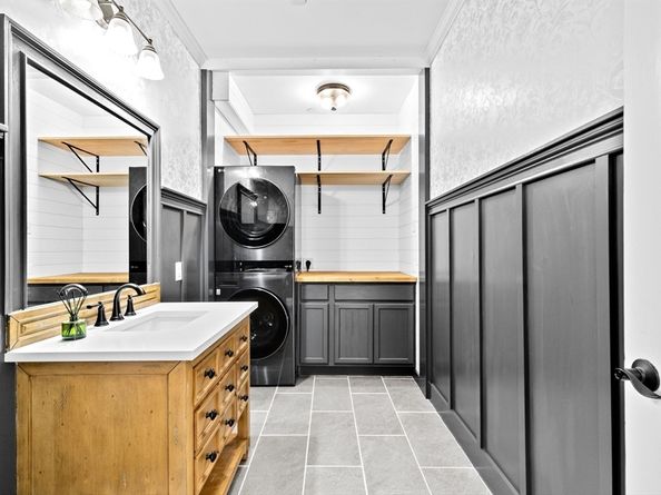 38 Russell St 4, Plymouth MA 02360