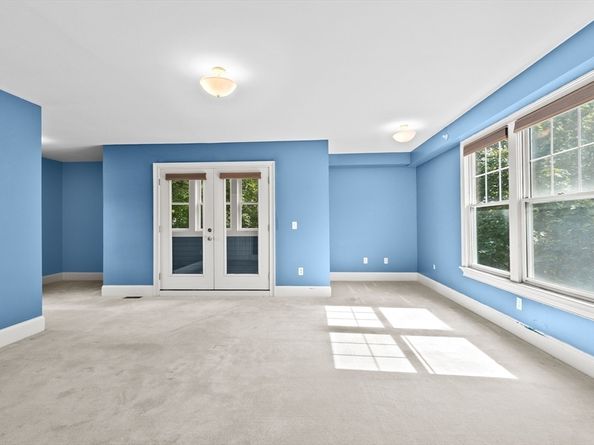 38 Russell St 4, Plymouth MA 02360