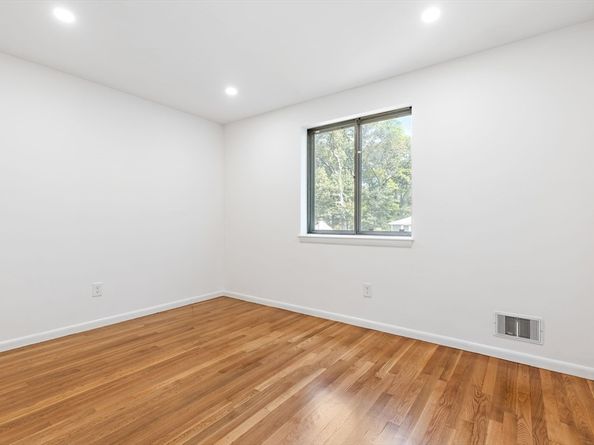 32 Lyman Rd, Framingham MA 01701