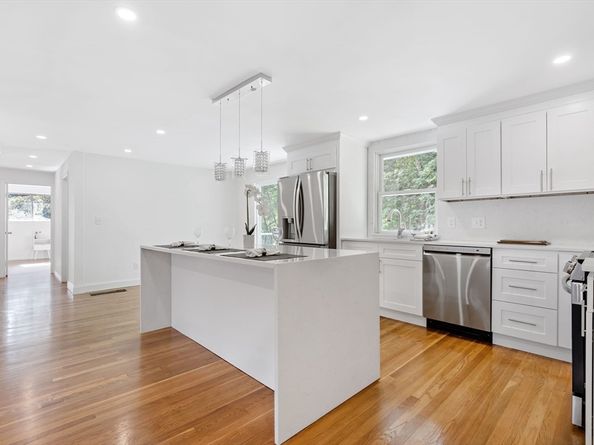 32 Lyman Rd, Framingham MA 01701