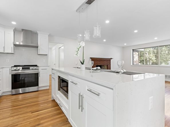 32 Lyman Rd, Framingham MA 01701