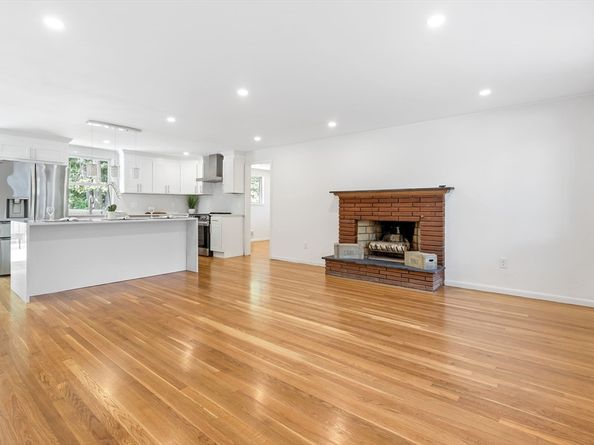 32 Lyman Rd, Framingham MA 01701