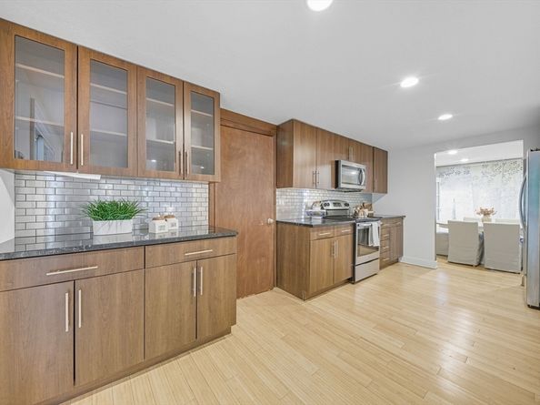 7 Timberhill Ln, Lynnfield MA 01940