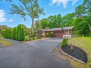 7 Timberhill Ln, Lynnfield MA 01940