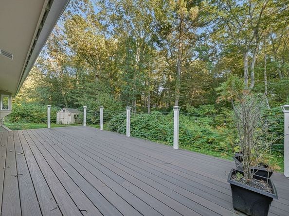 7 Timberhill Ln, Lynnfield MA 01940
