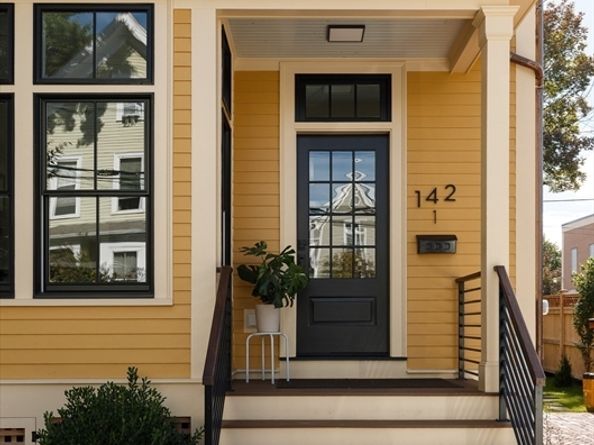 142 Amory Street Front, Cambridge MA 02139