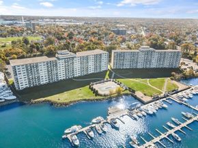 200 Cove Way 614, Quincy MA 02169