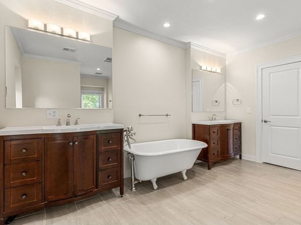 28 Mercer Rd, Needham MA 02494
