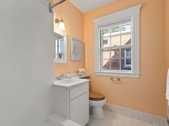 43 Linnaean Street 42A, Cambridge MA 02138