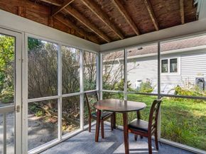 37 Elizabeth St, Uxbridge MA 01569
