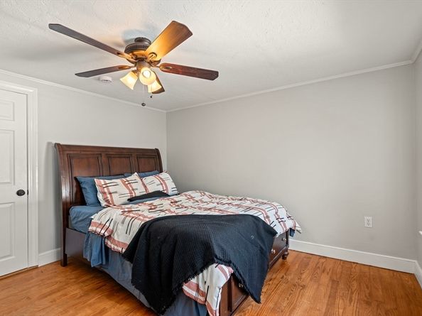 37 Elizabeth St, Uxbridge MA 01569