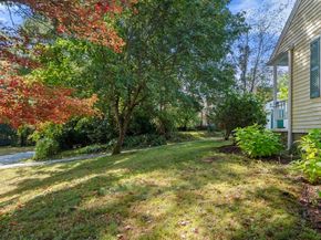 37 Elizabeth St, Uxbridge MA 01569