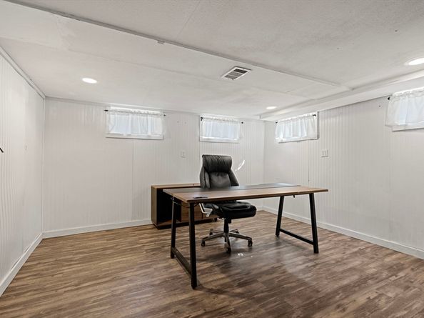 37 Elizabeth St, Uxbridge MA 01569