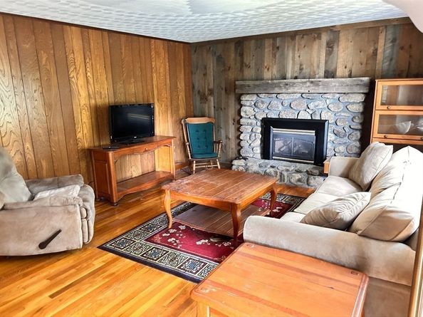 56 Prescott Road, Northbridge MA 01588