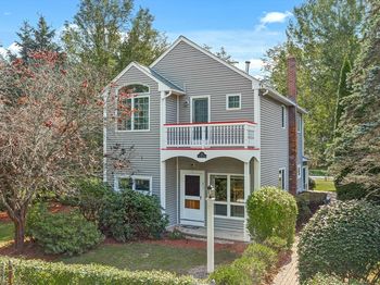 233 Lakeshore Dr