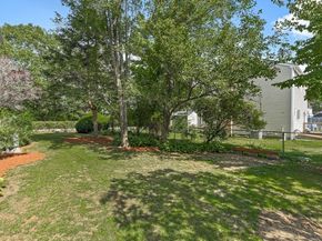 233 Lakeshore Dr, Wayland MA 01778
