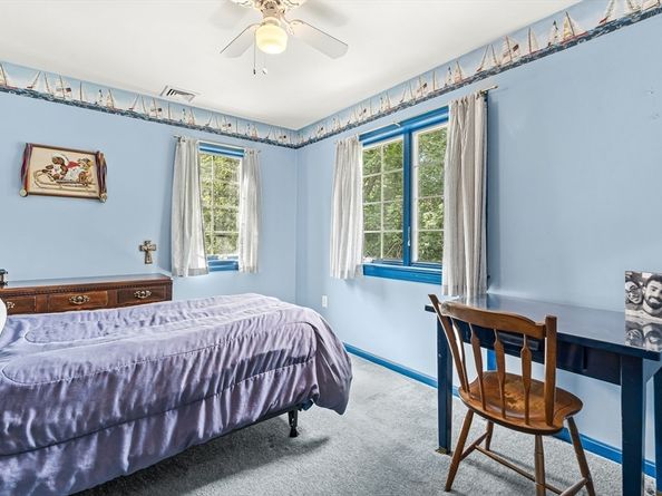 233 Lakeshore Dr, Wayland MA 01778