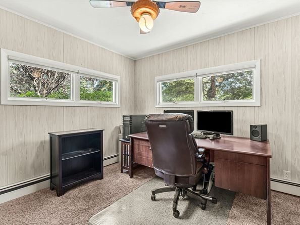 233 Lakeshore Dr, Wayland MA 01778
