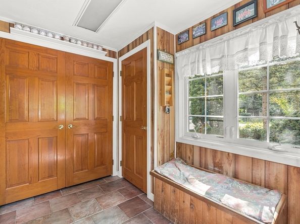 233 Lakeshore Dr, Wayland MA 01778