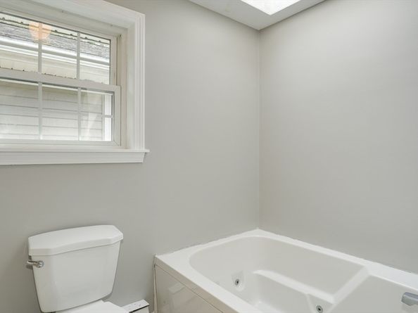 2 Cutting Ln, Burlington MA 01803