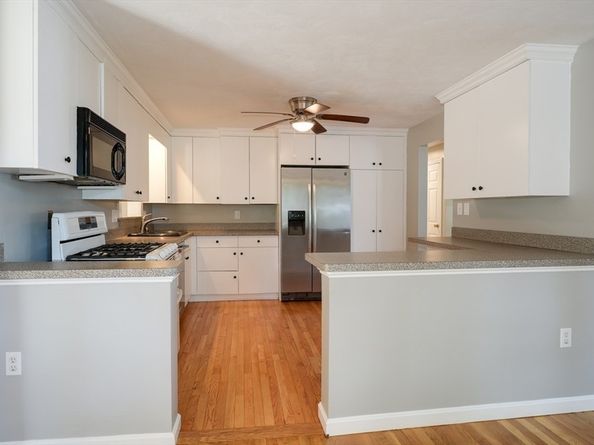 2 Cutting Ln, Burlington MA 01803