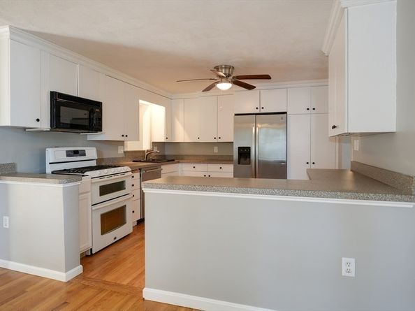 2 Cutting Ln, Burlington MA 01803