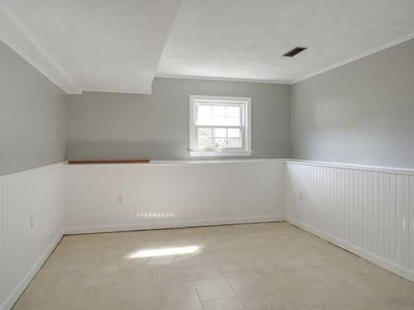 2 Cutting Ln, Burlington MA 01803