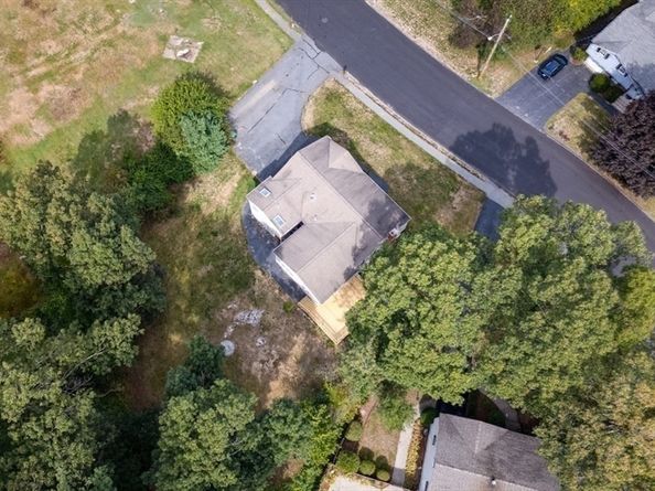 2 Cutting Ln, Burlington MA 01803