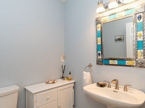 5 Raven Ln 5, Gloucester MA 01930