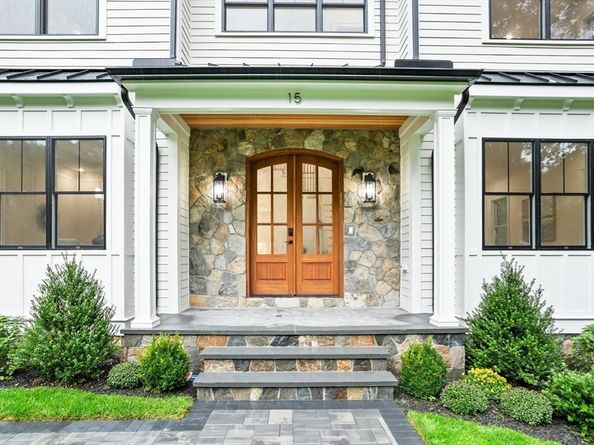 15 Peachtree Road, Lexington MA 02420