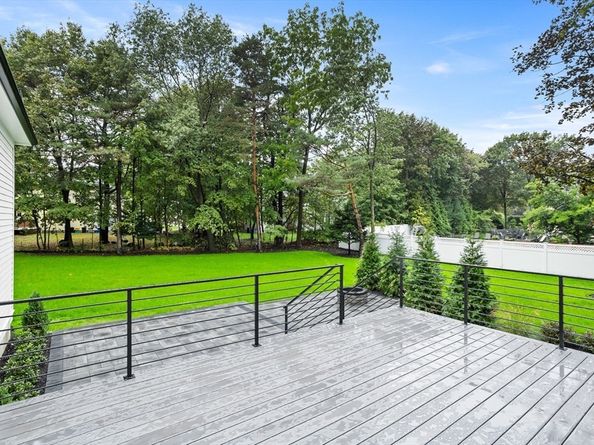 15 Peachtree Road, Lexington MA 02420