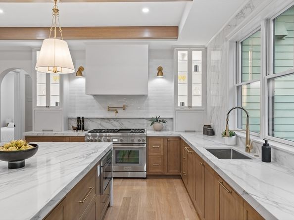 15 Peachtree Road, Lexington MA 02420