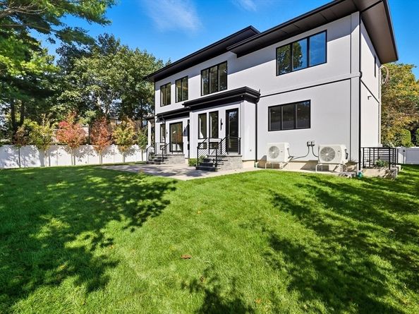 853 Dedham St, Newton MA 02459