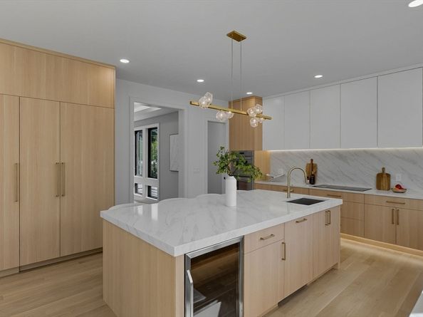 853 Dedham St, Newton MA 02459