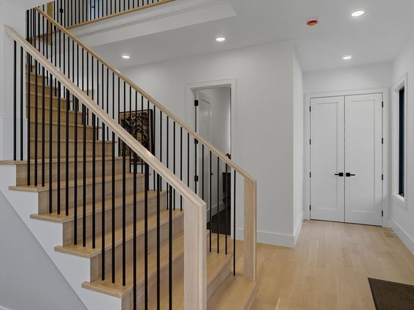 853 Dedham St, Newton MA 02459